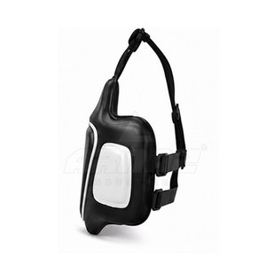 Protège-poitrine de boxe ergonomique avec forme ajustée au corps et fixation fiable pour l'entraînement - Product Image 4