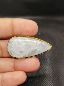 Pendentif rainuré en pierre de lune 100% naturelle, de qualité supérieure, avec rainure en laiton, prix de gros, lot de pendentifs en macramé en pierre de lune, cristal - Product Image 6