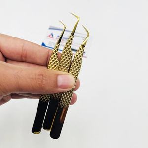 Pince à épiler pour extensions de cils en acier inoxydable de qualité supérieure, type J à 90 degrés, poignée diamantée, solide et durable - Product Image 1