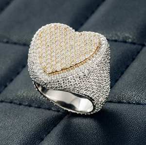 Anillo llamativo de calavera con pavé de moissanita, de plata de ley maciza, bicolor, estilo hip hop, accesorio audaz, personalizado con incrustaciones de moissanita - Product Image 4