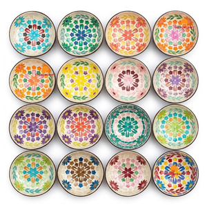 Bol décoratif en noix de coco en gros, incrusté de nacre, motif floral mandala, naturel, écologique, pour service et décoration intérieure - Product Image 1