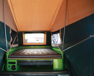 Remorque de camping tout-terrain robuste 4x4 avec tente latérale pliable et cuisine coulissante pour le camping - Product Image 3