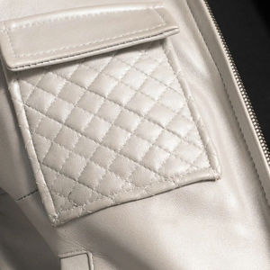 Chaqueta de Cuero para Mujer, Diseño OEM, Logotipo Personalizado, Tejida, Transpirable, Resistente al Viento, Color Sólido, Chaquetas de Cuero de Moda para Mujer - Product Image 6