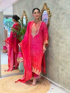 Salwar Kameez ethnique indien pakistanais en Chinon pur, avec broderie lourde, travail de codage, de Dori et de sequins, élégant, pour la plage, séchage rapide, festif - Product Image 2