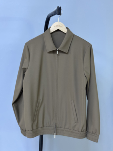 Survêtement unisexe noir à fermeture éclair intégrale, couleur unie, vêtement décontracté avec poches latérales, coupe classique, style automne, 100% polyester - Product Image 4