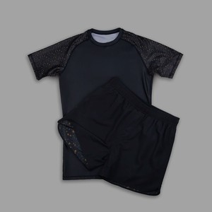 Ensemble de compression pour hommes OEM à prix abordable pour le sport – Collants de compression personnalisés pour le fitness – Ensemble 2 pièces - Product Image 3