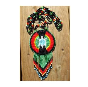 Conjunto de collar y aretes con cuentas culturales que reflejan la artesanía artesanal y el arte tradicional de la joyería. - Product Image 2