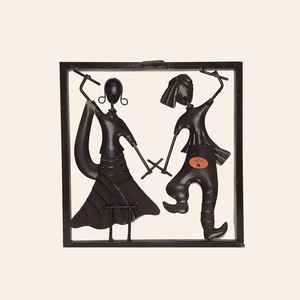 Cuadro Decorativo Artesanal de Metal con Diseño Tradicional Rajasthani de Pareja Bailando Dandiya, Colorido, para Decoración del Hogar - Product Image 4