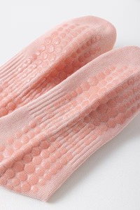 Chaussettes courtes pour femmes en coton, élasthanne et nylon, respirantes, à usage quotidien, avec imprimé lettres, tricotées, avec bord antidérapant, pour l'intérieur - Product Image 4