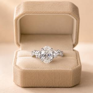 Anillo de Moissanita Brillante de 2 Quilates con Corte Ovalado y Diseño Floral, Plata 925 Original para Bodas, Aniversarios, Fiestas y Promesas - Product Image 4