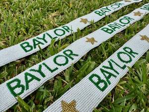 กระเป๋าสะพายข้าง Baylor รุ่นวินเทจ กันน้ำ พกพาสะดวก เป็นมิตรกับสิ่งแวดล้อม สายสะพายประดับลูกปัด ดีไซน์ดาวสีทอง ตัวอักษรสีเขียว ประดับด้วยเม็ดลูกปัด พร้อมตะขอโลหะ - Product Image 3