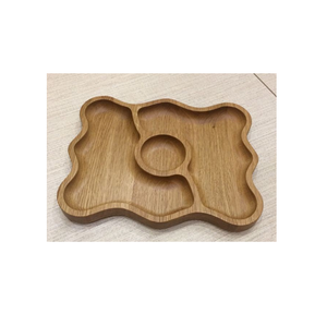Bandeja de servir de madera irregular hecha a mano con 3 compartimentos, organizador ecológico para aperitivos y condimentos, utensilios de cocina rústicos - Product Image 1
