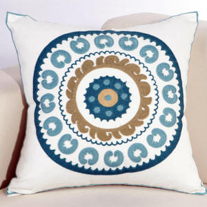 Funda de cojín geométrica moderna de calidad de exportación, funda decorativa para cojín de sofá para sala de estar, disponible al mejor precio del mercado. - Product Image 3