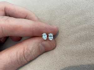 Boucles d'oreilles solitaires ovales en diamant de laboratoire de 0,51 carat pour unisexe, en or blanc 10K, bijoux raffinés pour anniversaire ou fête, cadeau pour elle - Product Image 2