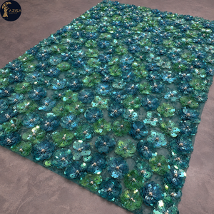 Tissu de robe à paillettes turquoise avec motifs de pétales 3D et tons verts |   Tissu en maille décorative fine pour robes de mariée et tenues de soirée - Product Image 3