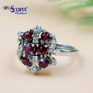 แหวนเงินแท้ 925 ประดับโรโดไลต์การ์เนตแบบกลุ่ม |   พลอยสีแดงธรรมชาติประดับด้วยคิวบิกเซอร์โคเนีย |   เครื่องประดับอัญมณีสำหรับผู้หญิง - Product Image 3