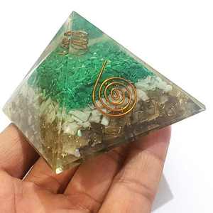 Fournisseur de gros Quartz clair Orgonite Orgone Énergie Pierre précieuse Pyramide Agate naturelle Gravure Produits énergétiques en vrac - Product Image 6