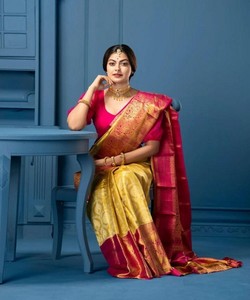 NUEVO SAREE DE SEDA LICHI CON RICHO TRABAJO DE JACQUARD Y BLOUSE SIN COSTURAR 85031 AMARILLO Sarees indios para mujer - Product Image 2
