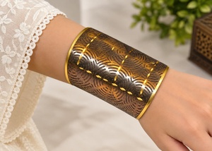 Brazalete Vintage de Aleación de Cobre con Patrón Geométrico Tallado, Bañado en Bronce Antiguo, Brazalete Ancho Unisex - Product Image 2