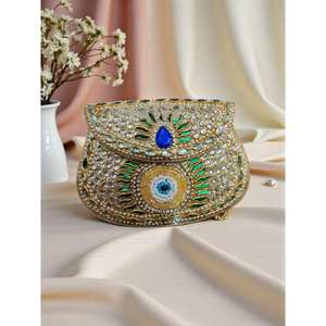 กระเป๋าคลัทช์ปักลายทองคำ AL MALIK CRAFT ประดับลูกปัดสีเขียว หิน Kundan ดีไซน์โบราณเลียนแบบแบบดั้งเดิม ของขวัญสไตล์ชาติพันธุ์ อุตรากาฏปัฎจิตรา - Product Image 2