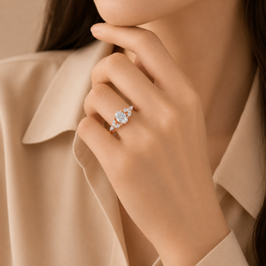 Anillo de compromiso de oro rosa con moissanita de corte ovalado de 1 quilate y diseño floral inspirado en la naturaleza para mujer - Product Image 5