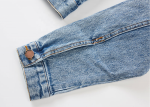 Chaqueta vaquera resistente para mujer – Abrigo de mezclilla duradero con bolsillos en el pecho - Product Image 6