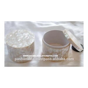 Caja de joyería redonda de concha marina y nácar con pulido fino y hermoso para decoración del hogar y regalo empresarial. - Product Image 1