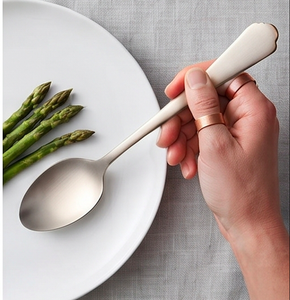 Ensemble de cuillères à salade en métal finition mate, design minimaliste, passe au lave-vaisselle, pour usage professionnel, couverts - Product Image 4