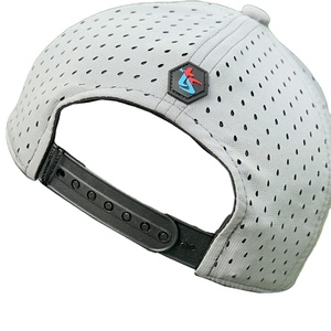 Gorra deportiva de secado rápido transpirable personalizada de alta calidad, ajustable, de algodón suave, hecha en Vietnam, impermeable para uso en exteriores y fiestas - Product Image 4