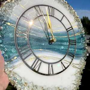 Horloge murale en résine époxy or nordique et charbon de bois, avec tranche de bois naturel, ronde, silencieuse, à suspendre, pour décoration de style industriel - Product Image 5