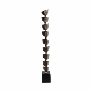 Porte-bougie en métal de luxe fait main avec motif ajouré design pour les activités religieuses et la décoration de la maison - Product Image 1