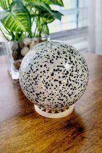 Vente en gros de sphères de pierres précieuses en cristal de jaspe dalmatien naturel de la meilleure qualité, boules de guérison, pierres, vente de Aameena Agate - Product Image 4