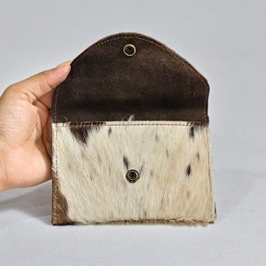 Porte-passeport en cuir véritable pour femme, motif feuille, antivol, avec porte-clés, portefeuille à pression, emplacements pour cartes, pochette à monnaie, style western, cadeau - Product Image 2