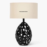 Lampe de table moderne avec abat-jour en tissu coloré, décoration de salon, restaurant, chambre à coucher, base noire brillante, style européen