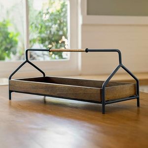 Plateau porte-bouteilles rustique en bois avec poignées en métal noir, organiseur décoratif pour bouteilles en verre, support de comptoir de cuisine style ferme - Product Image 2