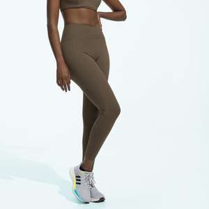 Conjunto Deportivo Ligero y Transpirable para Mujer, Top Corto con Tirantes Anchos, Leggings con Cintura en V, Traje para Yoga, Pilates y Entrenamiento - Product Image 3