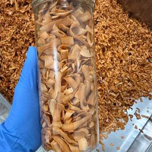 Chips de Coco Tostado, Material Natural de Pulpa de Coco Madura para Snacks Crujientes e Ingrediente Alimentario, Vietnam - Product Image 2