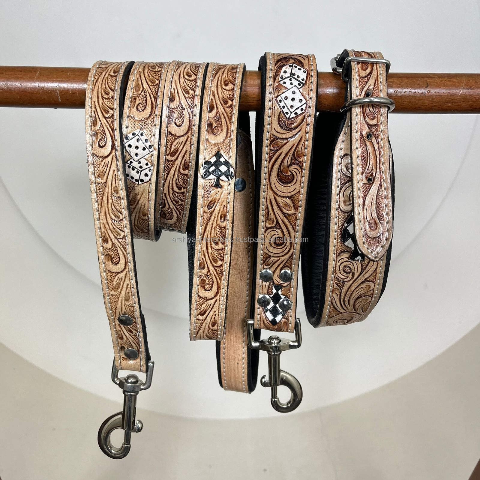 สีน้ำตาล