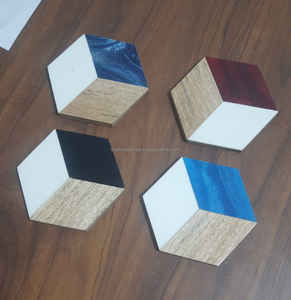 Posavasos de resina y madera de mango hechos a mano, base de papel absorbente, diseño clásico multicolor, bordes de plástico duraderos - Product Image 1