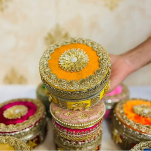 Boîte cadeau décorative de luxe faite à la main avec couvercle brodé, boîte de rangement pour cadeaux de mariage, organisateur de bijoux, boîte d'emballage festive - Product Image 1