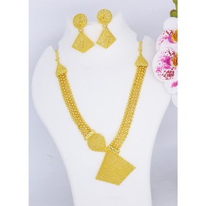 Parure de bijoux collier avec boucles d'oreilles en laiton plaqué or pur parure de bijoux collier design haute qualité Émirats arabes unis Dubaï - Product Image 1