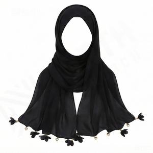 Pañuelo de chifón de moda con borlas de aleación en forma de corazón y flor, pañuelo para la cabeza de chifón liso de primera calidad de 70x170cm para mujer, hiyab suave y elegante. - Product Image 5