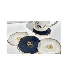 Sous-verre élégant en résine de qualité supérieure, conçu pour ajouter une touche de sophistication moderne aux salles à manger lors de fêtes et d'événements religieux - Product Image 6