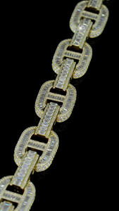 Pulsera Cubana de Plata de Ley 925 con Diamantes Simulados de Corte Baguette Estilo Mariner Iced Out para Regalos de Boda o Compromiso - Product Image 5