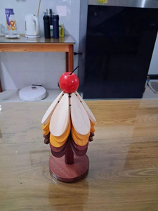 Salvamanteles de Madera Ecológico Hecho a Mano con Diseño Navideño, Resistente al Calor, Protector de Mesa para Ollas, Sartenes, Platos y Vajilla - Product Image 2