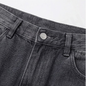 Pantalones cortos de mezclilla de alta calidad estilo streetwear, lavados y desgastados, con logo impreso por transferencia térmica, jeans largos en blanco para venta al por mayor. - Product Image 4