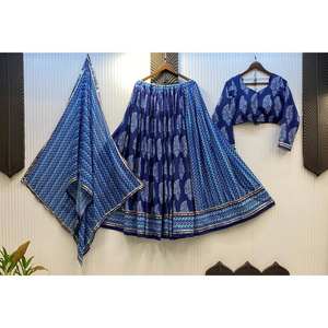 Magnifique Lehenga Choli et Dupatta en polyester imprimé avec de véritables broderies miroir pour les mariages - Product Image 2