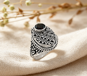 Anillo de Cóctel de Plata 925 Art Palace con Piedra de Ónix, Engaste de Bisel Vintage, Joyería Unisex para Uso Diario - Product Image 1