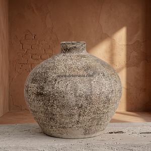 Vase rond en terre cuite rustique Buano, fait main, pot en argile, récipient décoratif en grès, vente en gros - Product Image 6