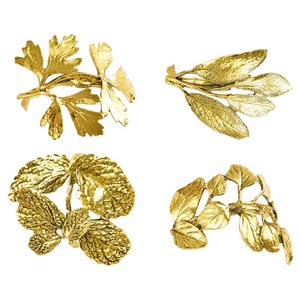 ที่ใส่ผ้าเช็ดปากลายใบไม้สีทองเมทัลลิกสุดหรู ของตกแต่งโต๊ะอาหาร แหวนผ้าเช็ดปากลายใบไม้สีทองลายนูนอย่างประณีต - Product Image 2